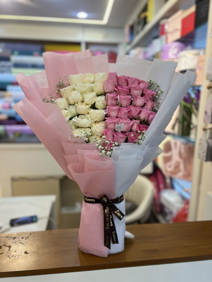 🌸 Premium Dual-Tone Rose Bouquet 🌸