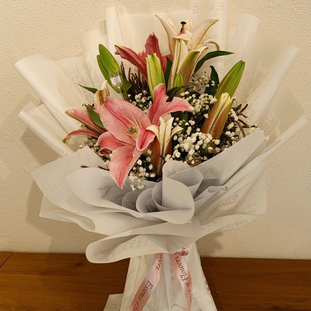 ✨ Premium Pink Lily Bouquet ✨