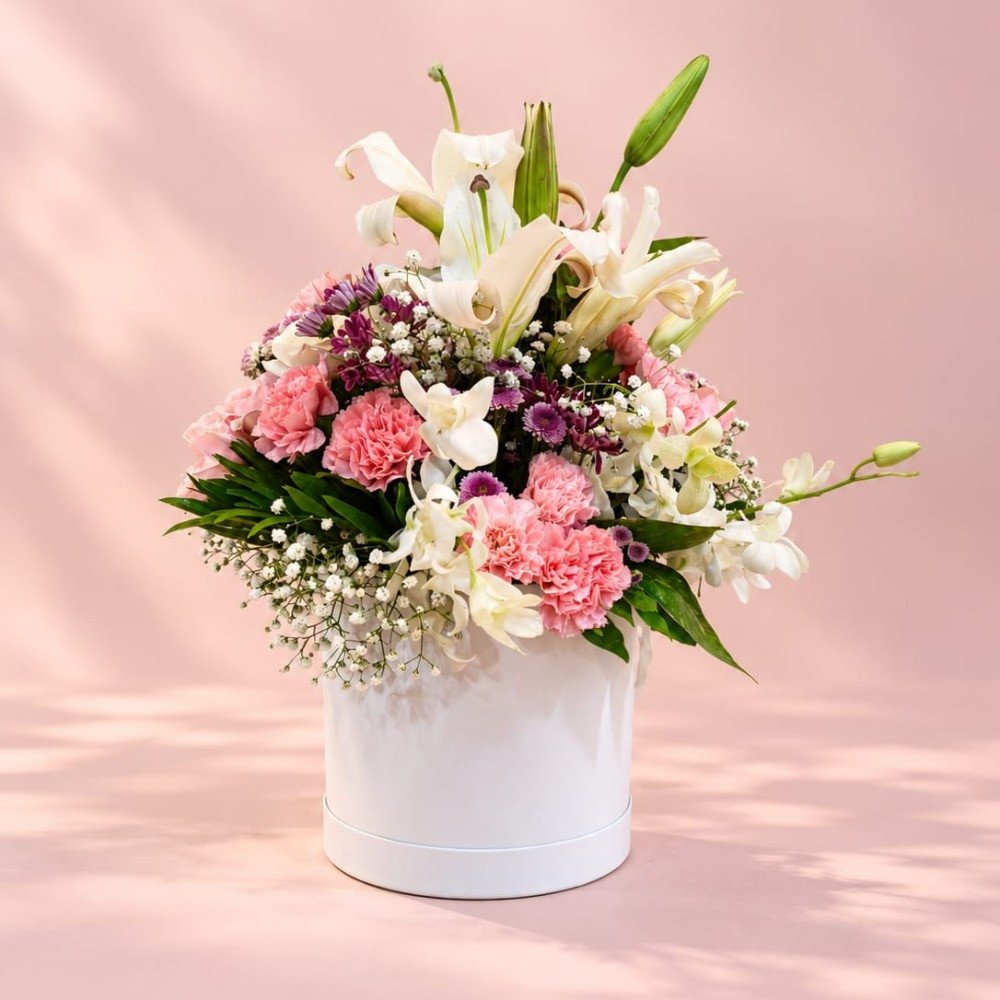 Elegant Pink & White Luxury Flower Arrangement