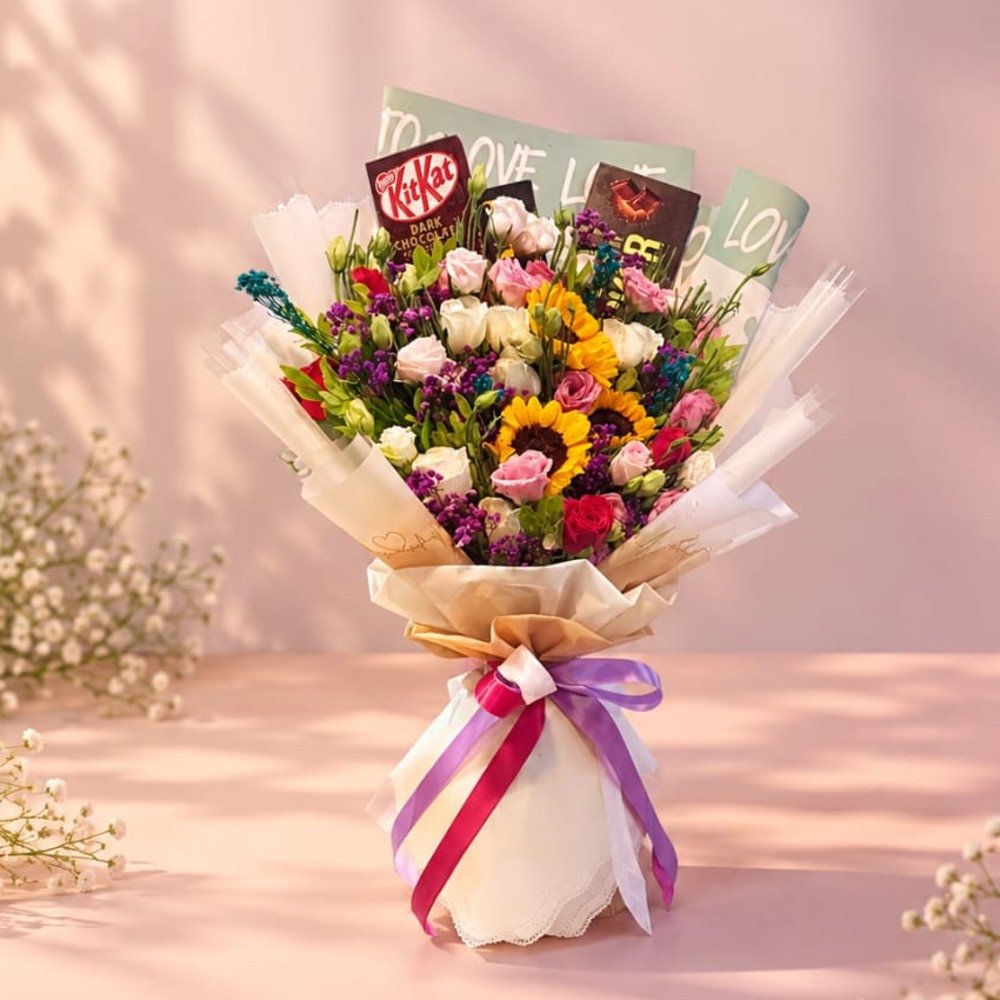 💐 Floral & Chocolate Surprise Bouquet