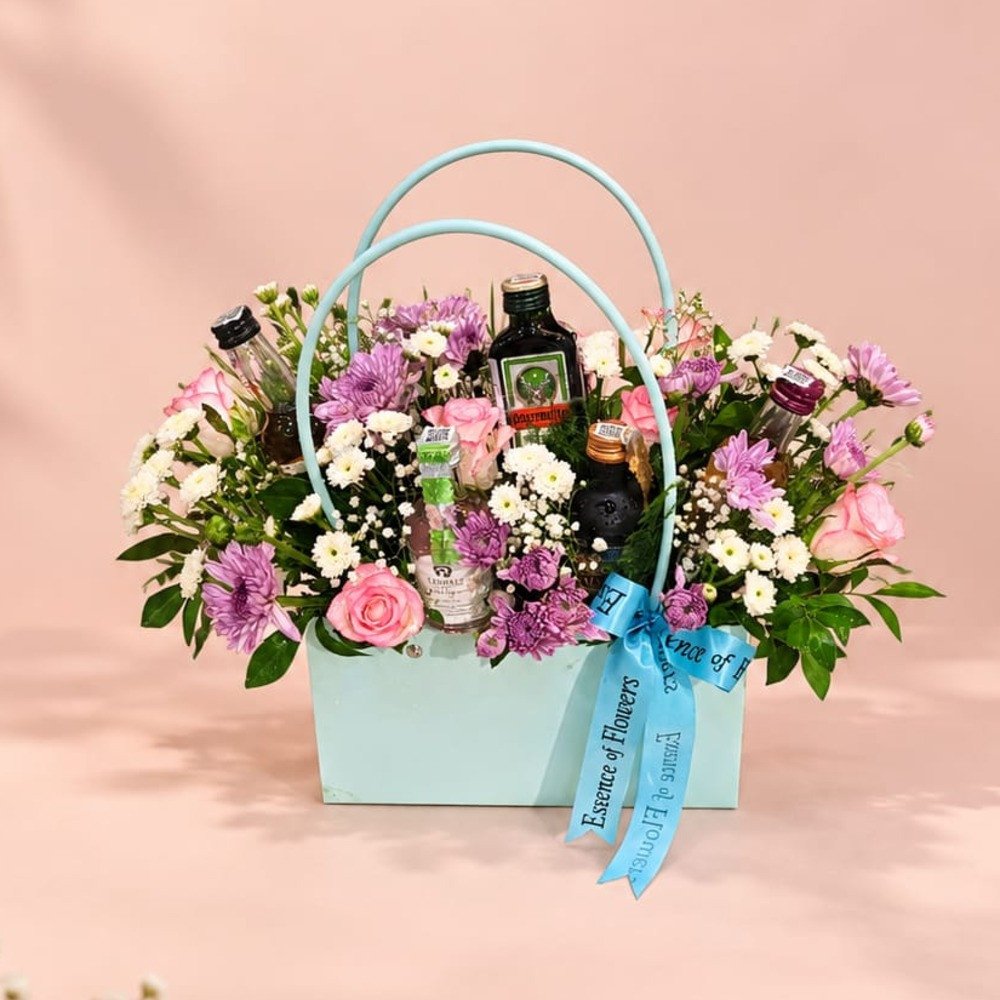 ✨ Premium Floral & Bottle Gift Basket ✨