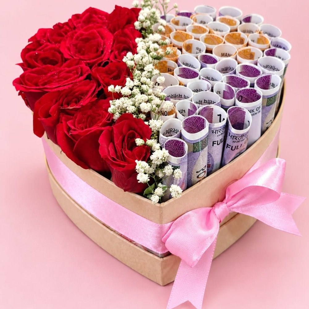 Luxury Rose & Money Box Arrangement 💐